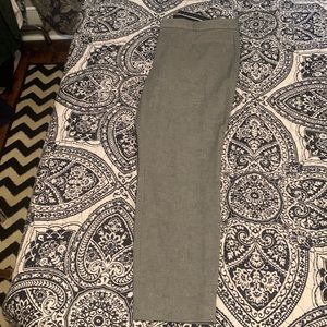 women’s slacks size 14 banana republic. worn twice very nice.